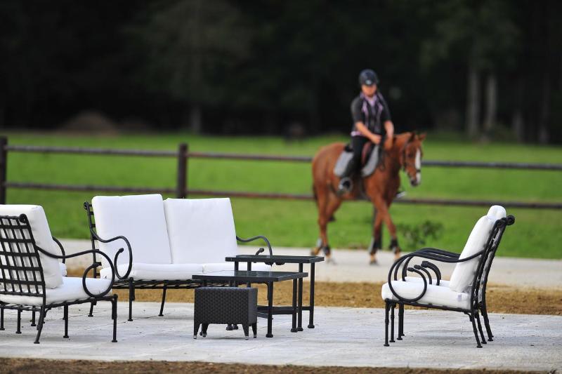 فندق Le Domaine Chateau Du Faucon