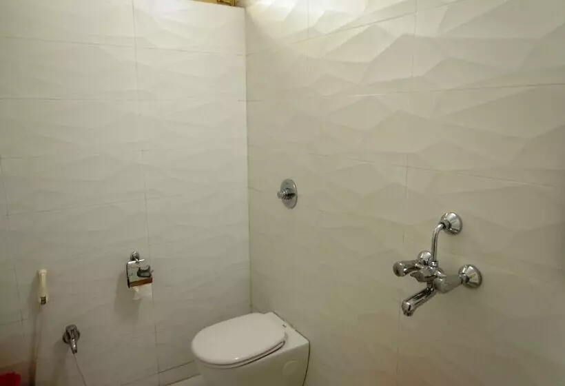 هتل Lumbini International