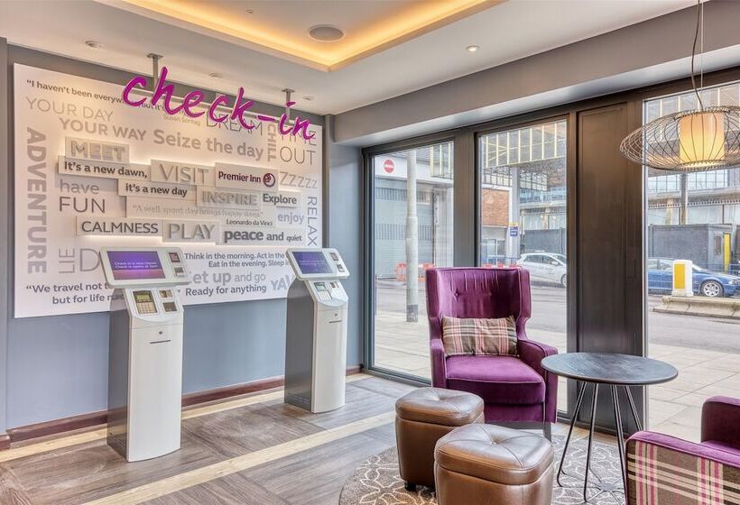 Отель Premier Inn London Uxbridge Town Centre