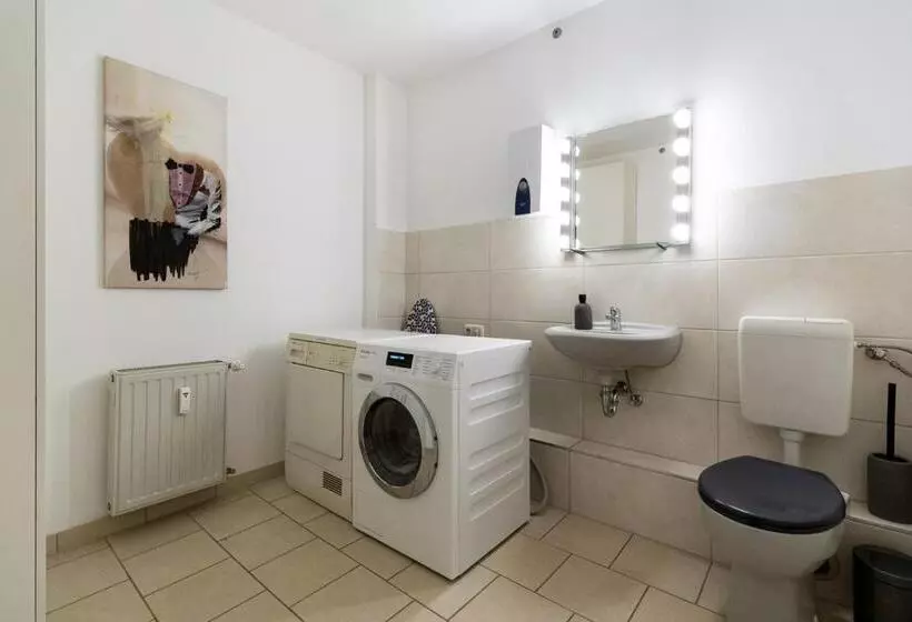 230 M2 Loft Mit Eigenem Wintergarten Mit Tischtennis & Dart, Kostenloser Parkplatz