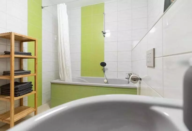 230 M2 Loft Mit Eigenem Wintergarten Mit Tischtennis & Dart, Kostenloser Parkplatz