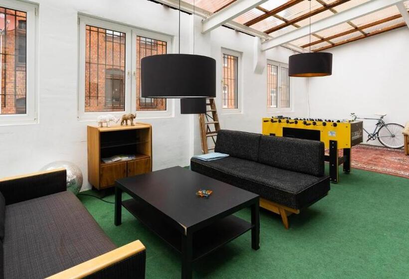 230 M2 Loft Mit Eigenem Wintergarten Mit Tischtennis & Dart, Kostenloser Parkplatz