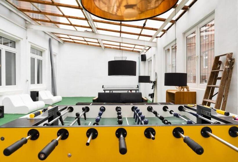 230 M2 Loft Mit Eigenem Wintergarten Mit Tischtennis & Dart, Kostenloser Parkplatz