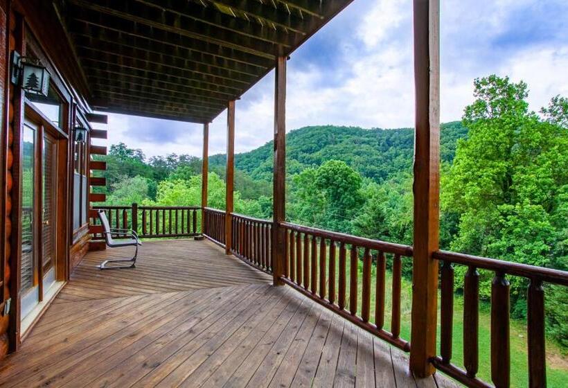Bear Creek Cabin   Mtn View, Hot Tub And Game Room