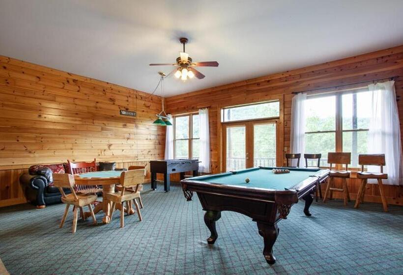 Bear Creek Cabin   Mtn View, Hot Tub And Game Room