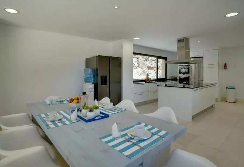 Gravity  Luxurious Paradise With Sea View