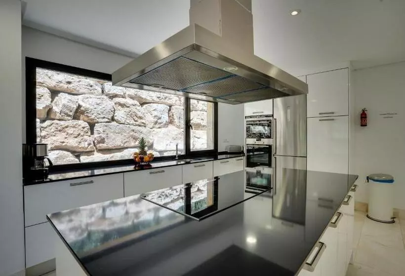 Gravity  Luxurious Paradise With Sea View