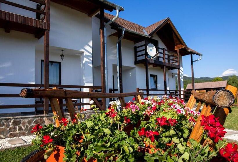 پانسیون Pallos Apartments