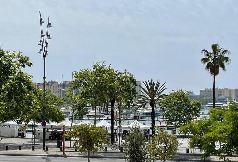 پانسیون Som Nit Port Vell