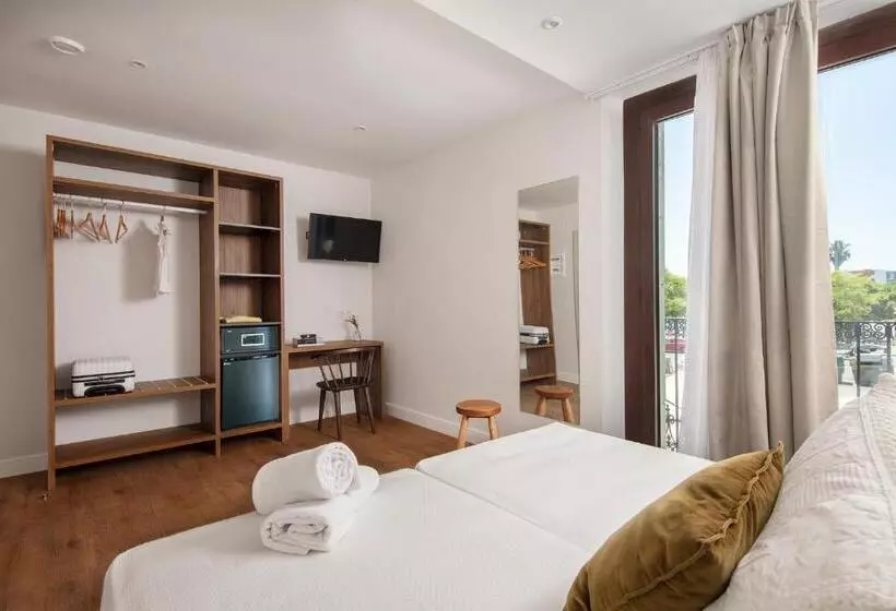 پانسیون Som Nit Port Vell