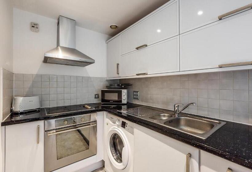 Rst Cumberland Street