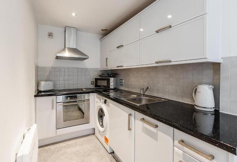 Rst Cumberland Street