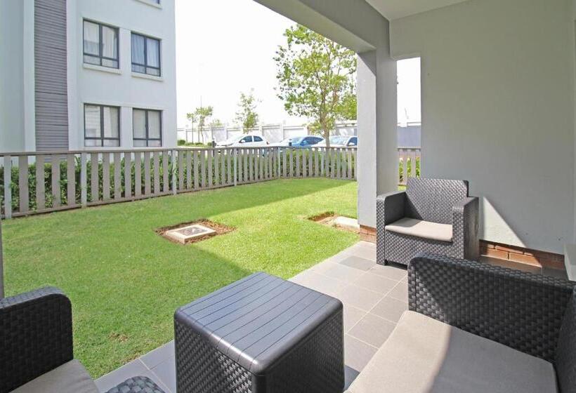 White Orchid Luxury Apartment