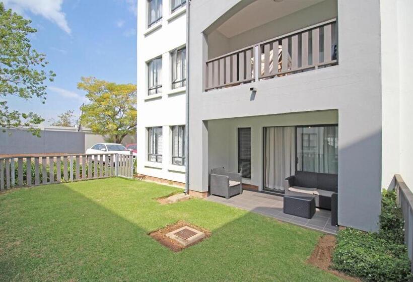 White Orchid Luxury Apartment