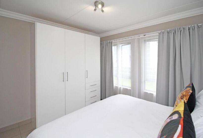 White Orchid Luxury Apartment