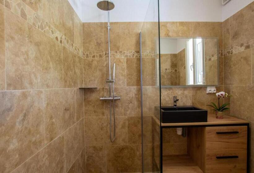 Maison à Limeuil Avec Piscine Privée, Jacuzzi Et Wi Fi   Fr 1 616 269