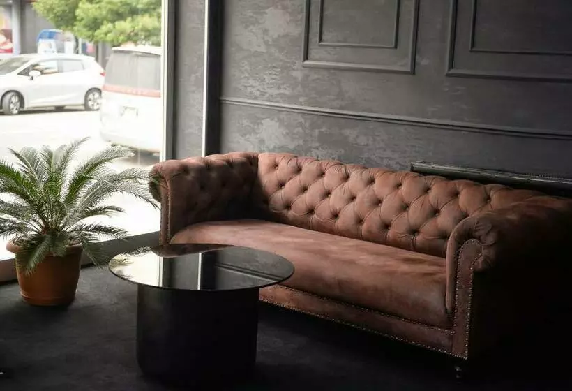 هتل Aura Boutique