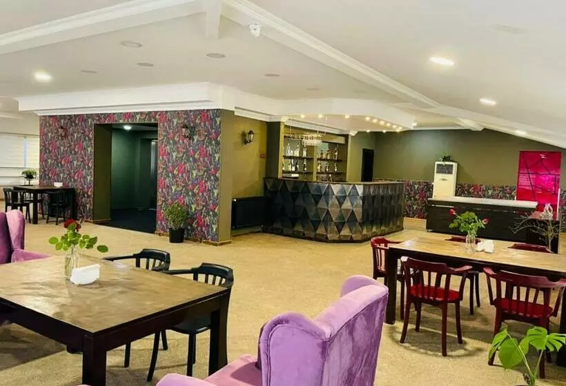 هتل Aura Boutique