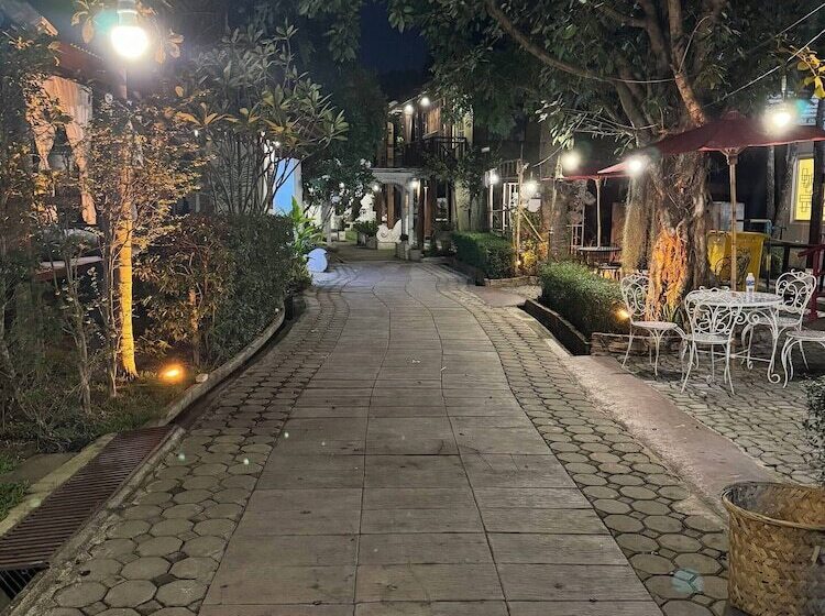 Отель Chiang Mai Las Orquideas Resort