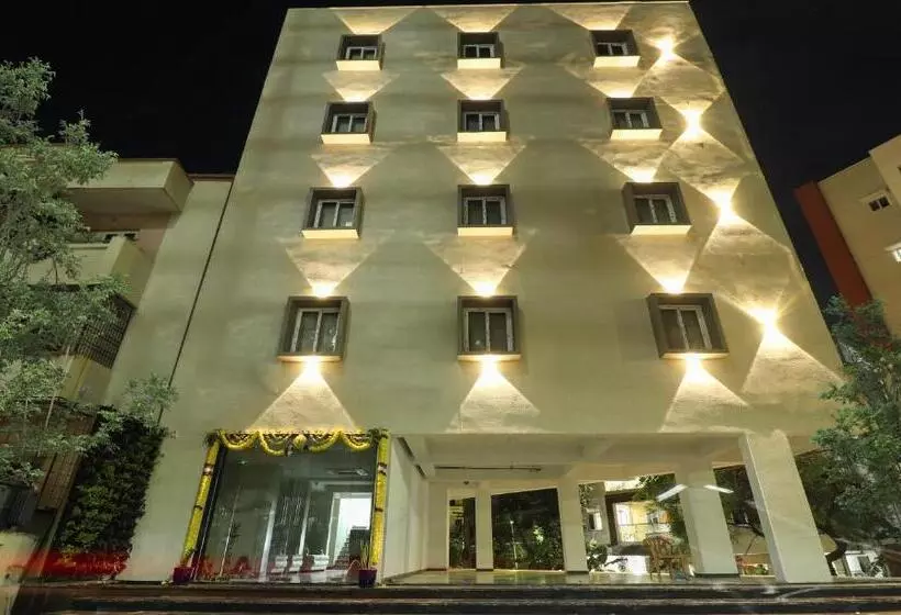 ホテル Treebo Sriz Cozy Seethamadhara