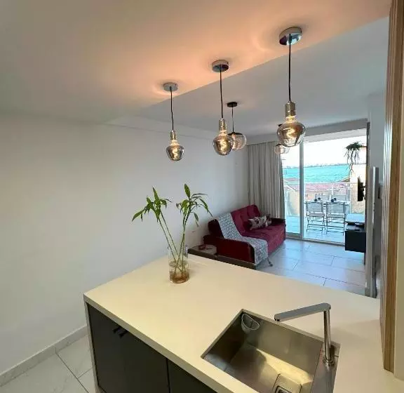 Branco Haus   Pé Na Areia Do Bessa