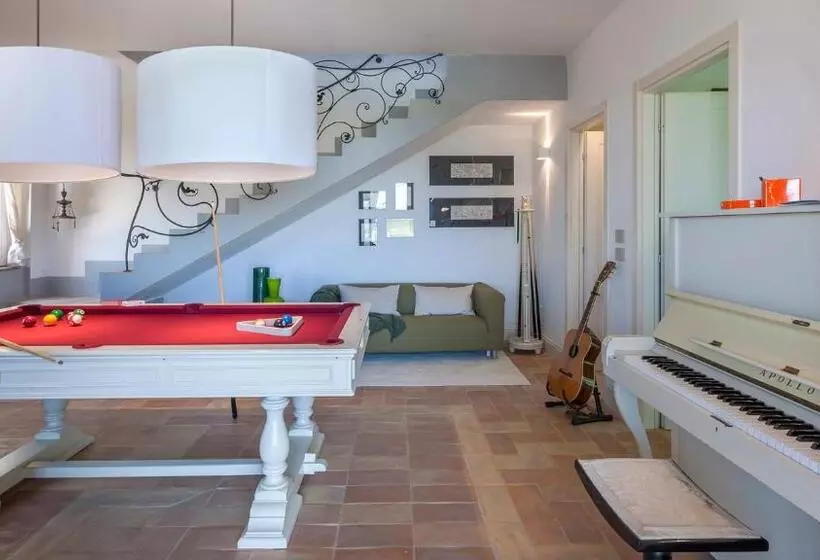 Casa Pilar 4&1, Emma Villas