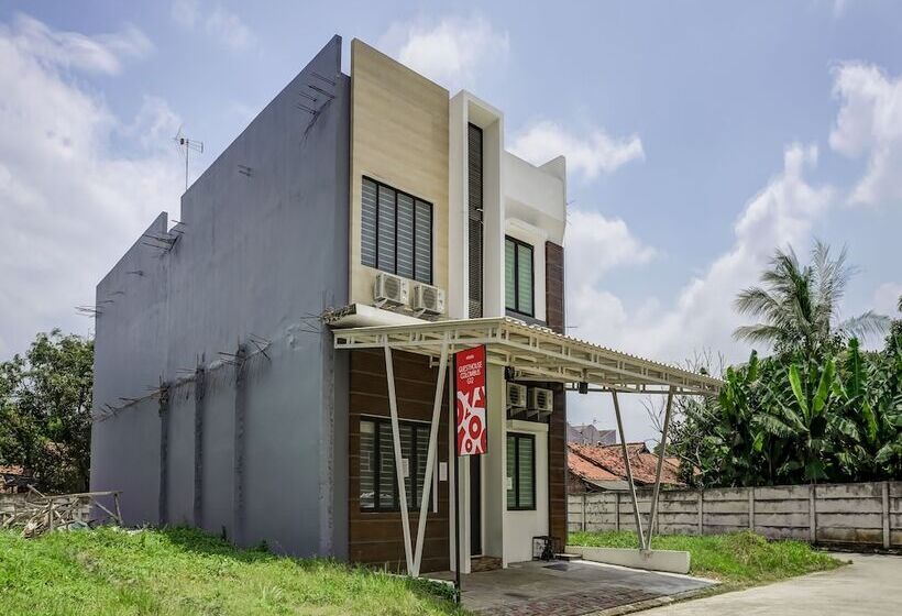 בית מלון כפרי Oyo 90940 Guesthouse Colombus G12