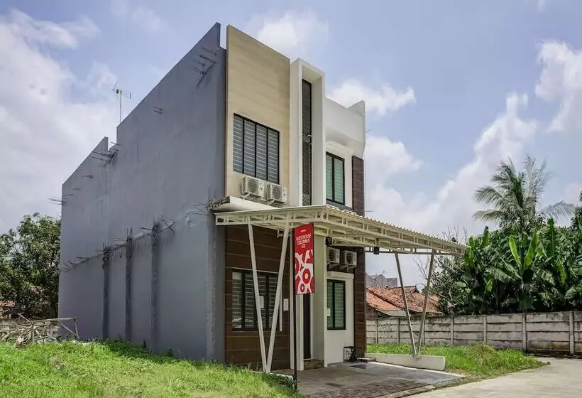 ホテル Oyo 90940 Guesthouse Colombus G12