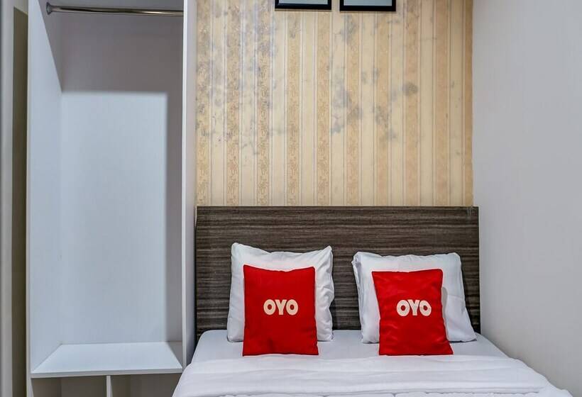 בית מלון כפרי Oyo 90940 Guesthouse Colombus G12