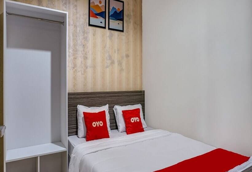 בית מלון כפרי Oyo 90940 Guesthouse Colombus G12