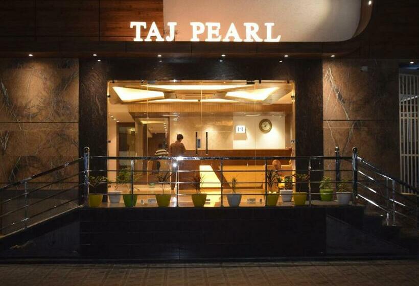 בית מלון כפרי The Taj Pearl