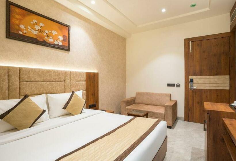 בית מלון כפרי The Taj Pearl