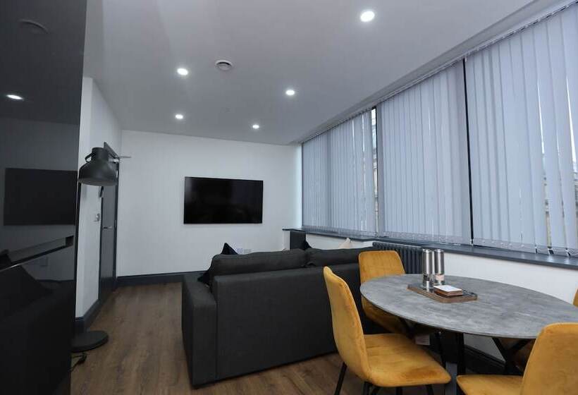 New Oxford House Apartments By Happy Days