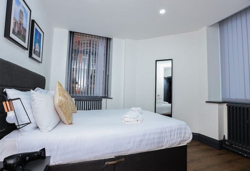 New Oxford House Apartments By Happy Days