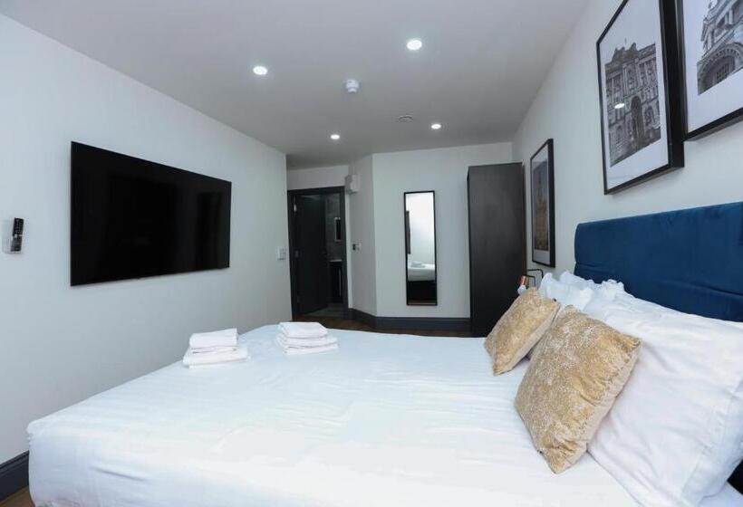 New Oxford House Apartments By Happy Days