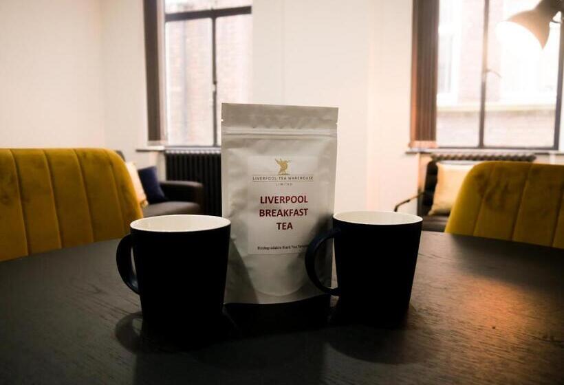 New Oxford House Apartments By Happy Days