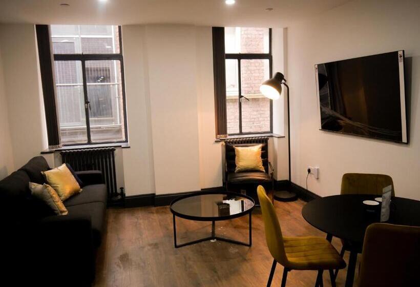 New Oxford House Apartments By Happy Days