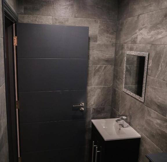 New Oxford House Apartments By Happy Days