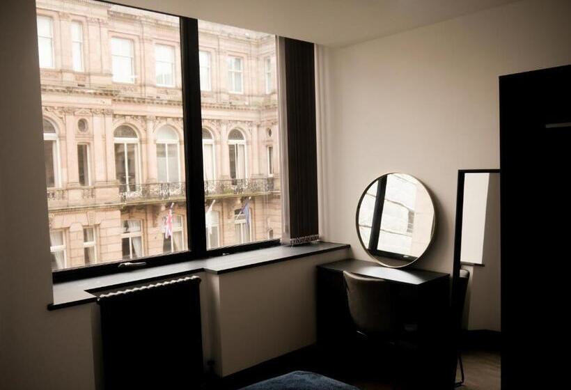 New Oxford House Apartments By Happy Days