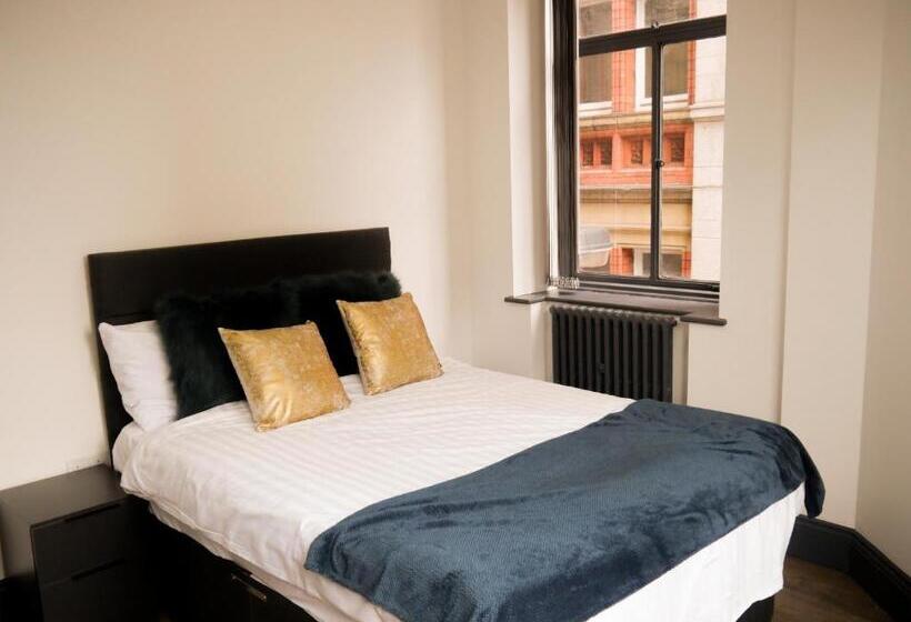 New Oxford House Apartments By Happy Days