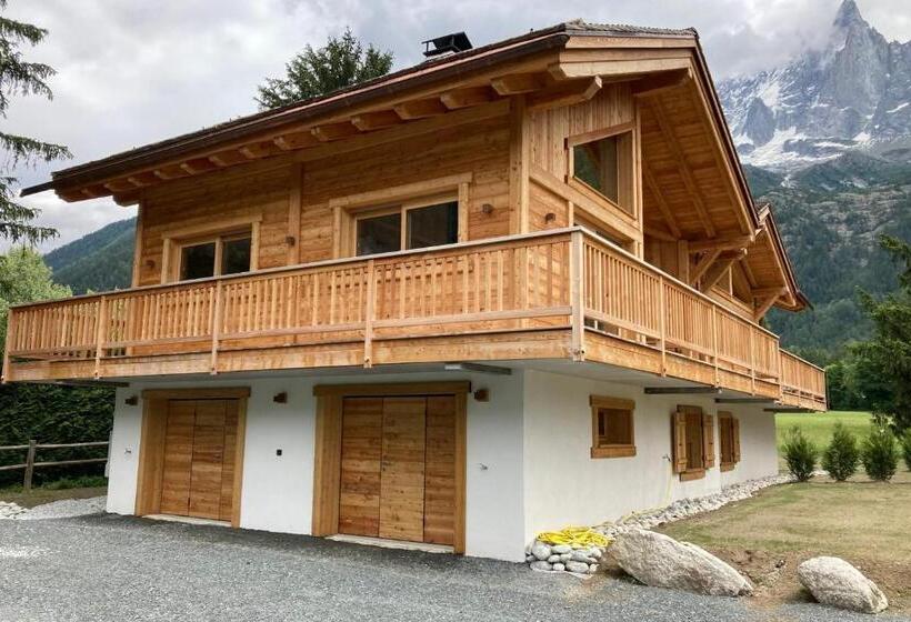 Semi Detached Chalet For 8 With Balcony & Garden