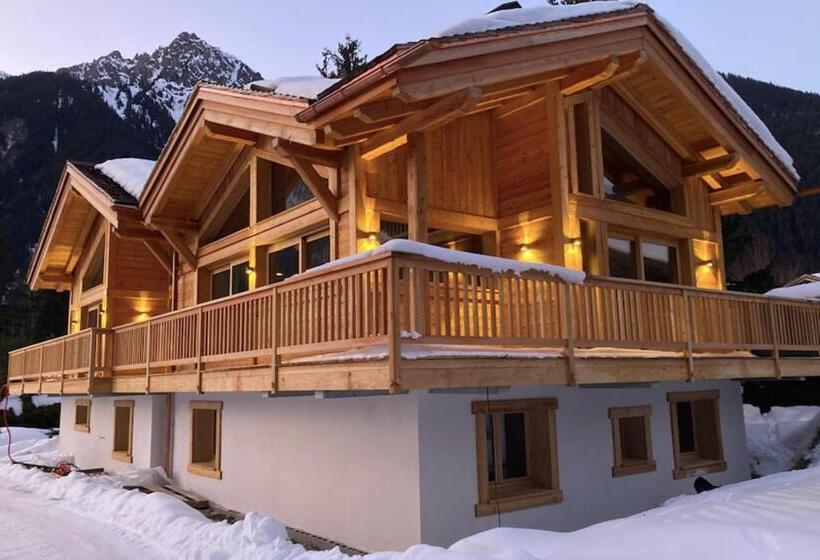 Semi Detached Chalet For 8 With Balcony & Garden