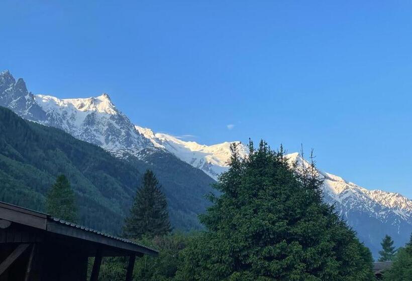 Semi Detached Chalet For 8 With Balcony & Garden