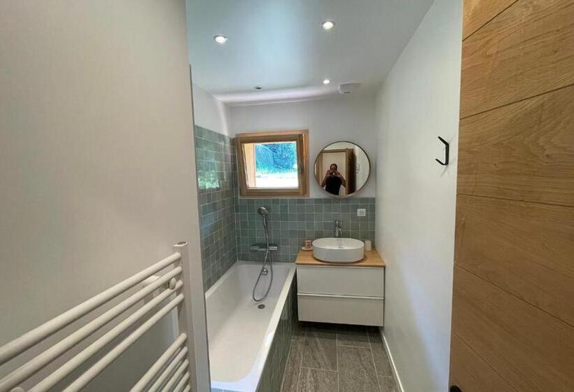 Semi Detached Chalet For 8 With Balcony & Garden