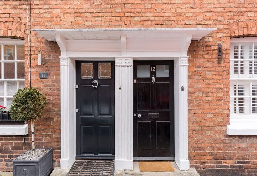 Shakespeare House Town Centre Free Parking