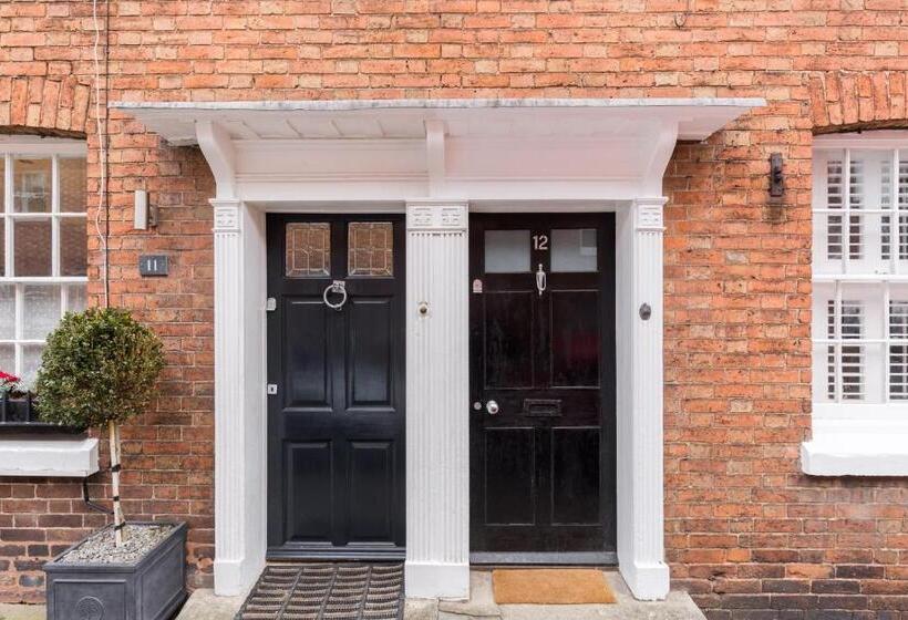 Shakespeare House Town Centre Free Parking