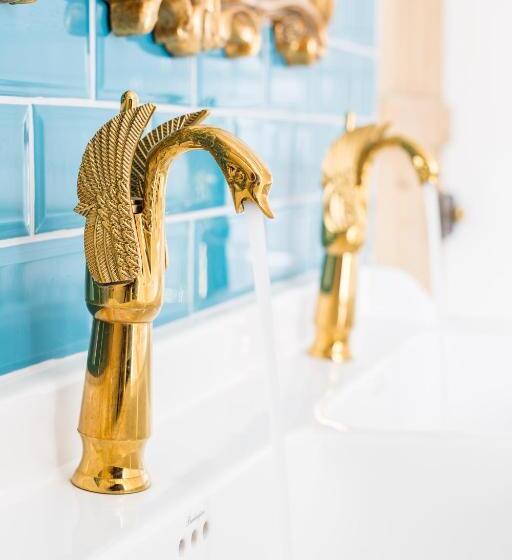 Shakespeare House Town Centre Free Parking