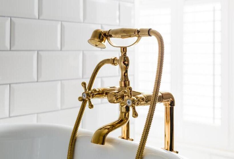 Shakespeare House Town Centre Free Parking