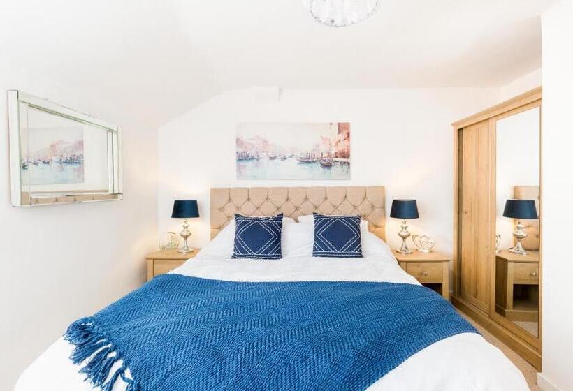 Shakespeare House Town Centre Free Parking