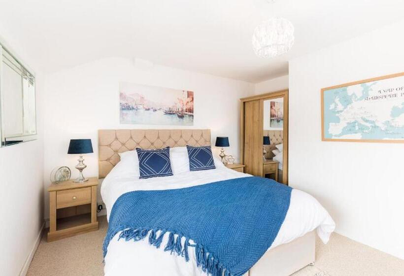 Shakespeare House Town Centre Free Parking